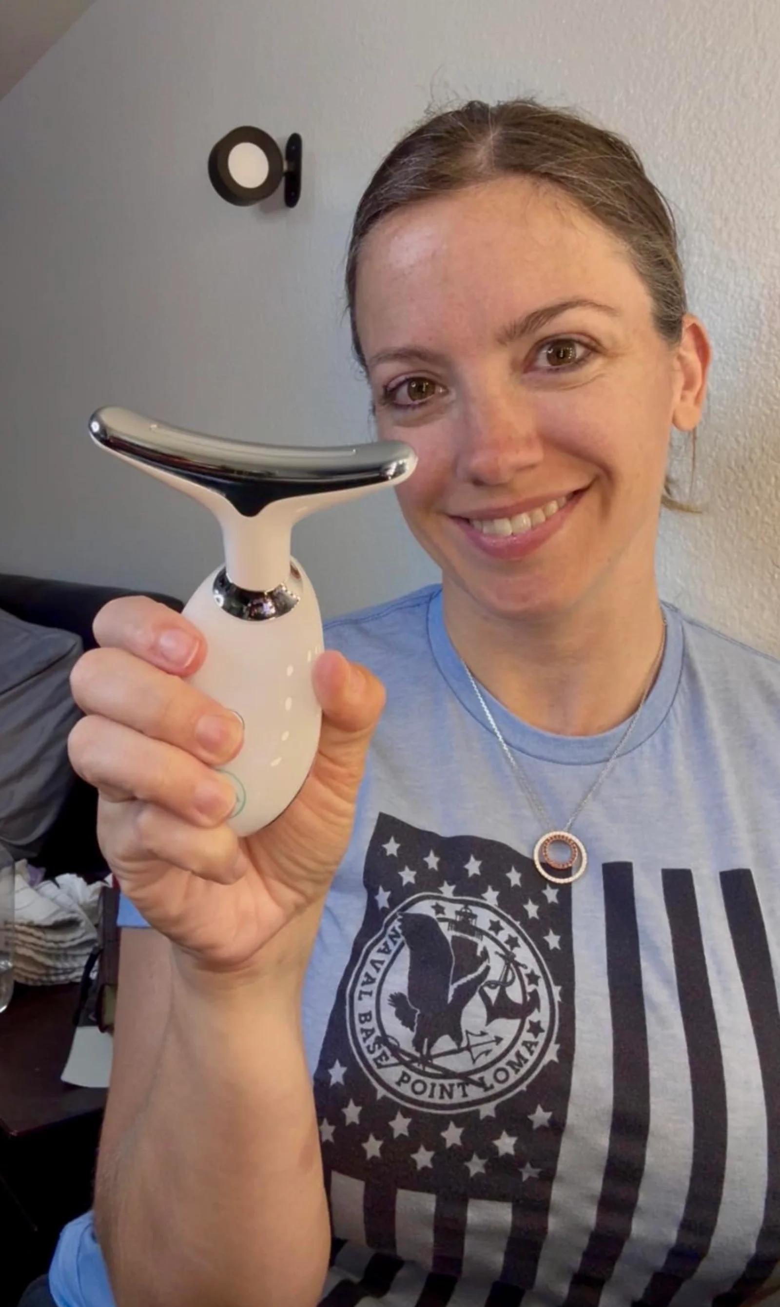 customer showing MyoGlow
